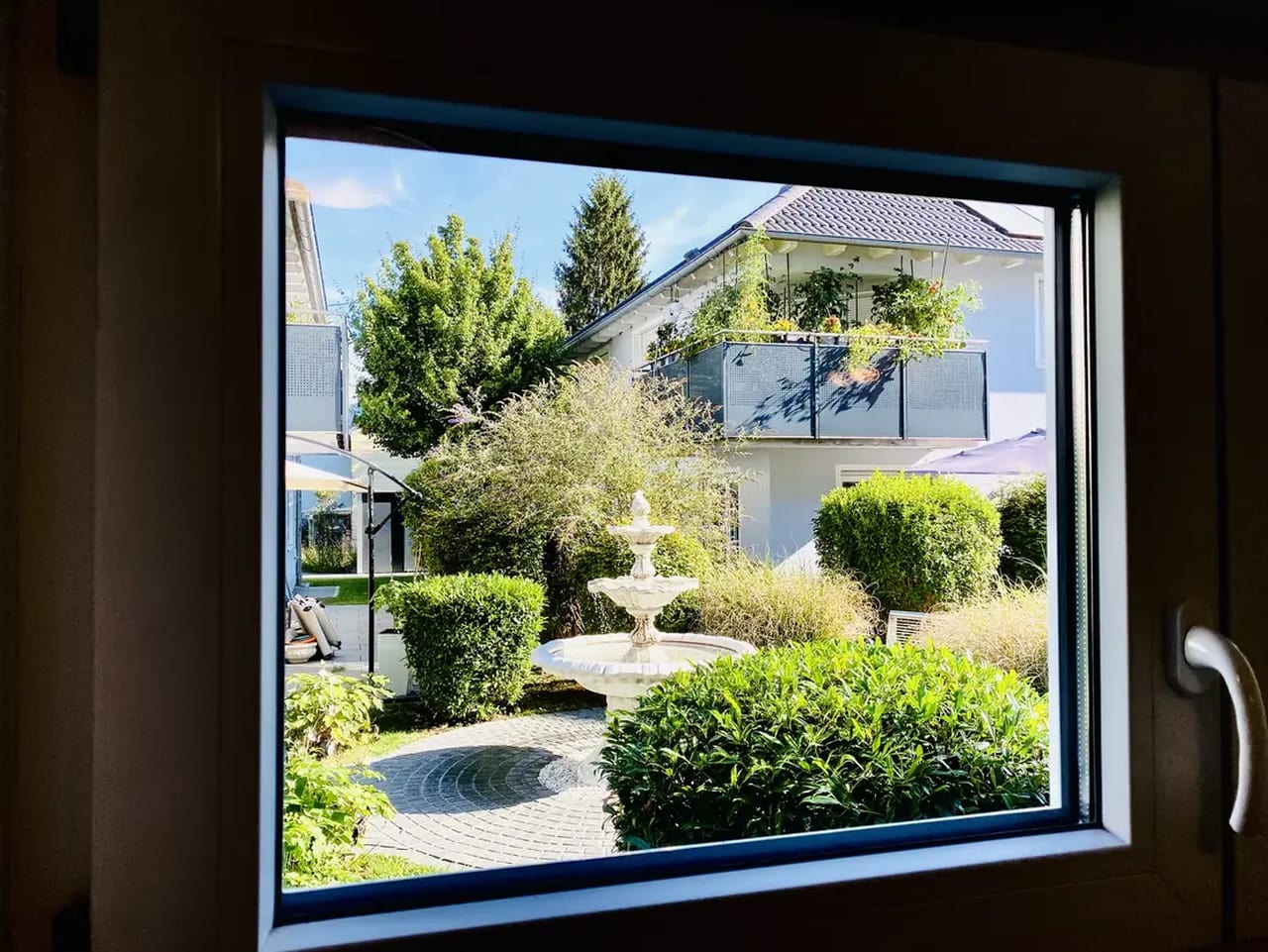 Hochwertig ausgestattete Wohnung mit Terrasse – Eingebettet in den grünen Gemeinschaftsgarten